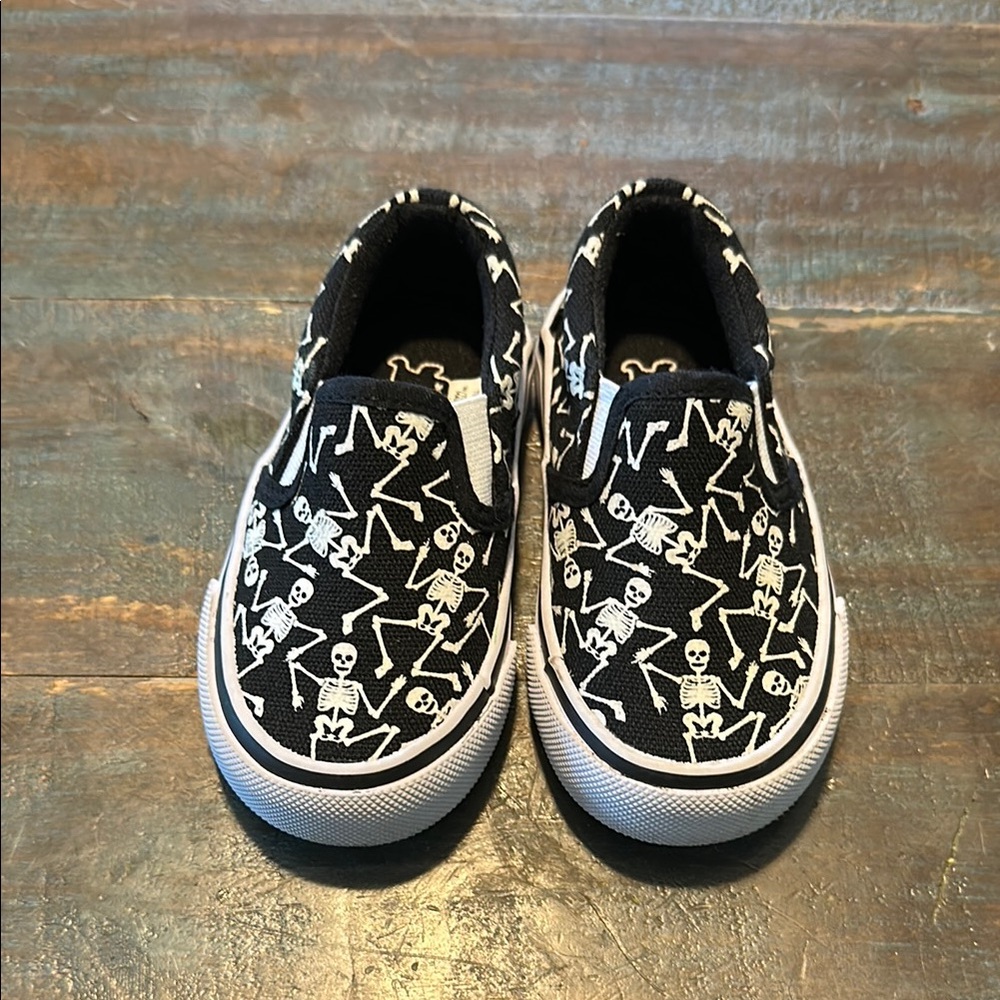 Kids Skeleton Print Slip-On Shoes - Black